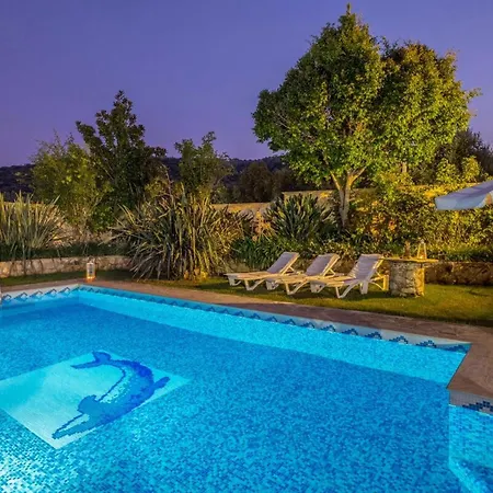 Niko's Art In Chania Villa